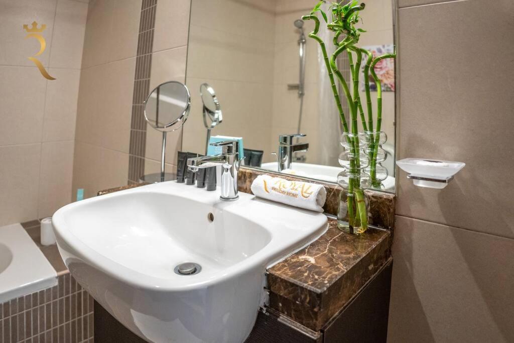 Apartment Your Luxurious 2br Al Reem Escape At Mangrove Place Abu Dhabi