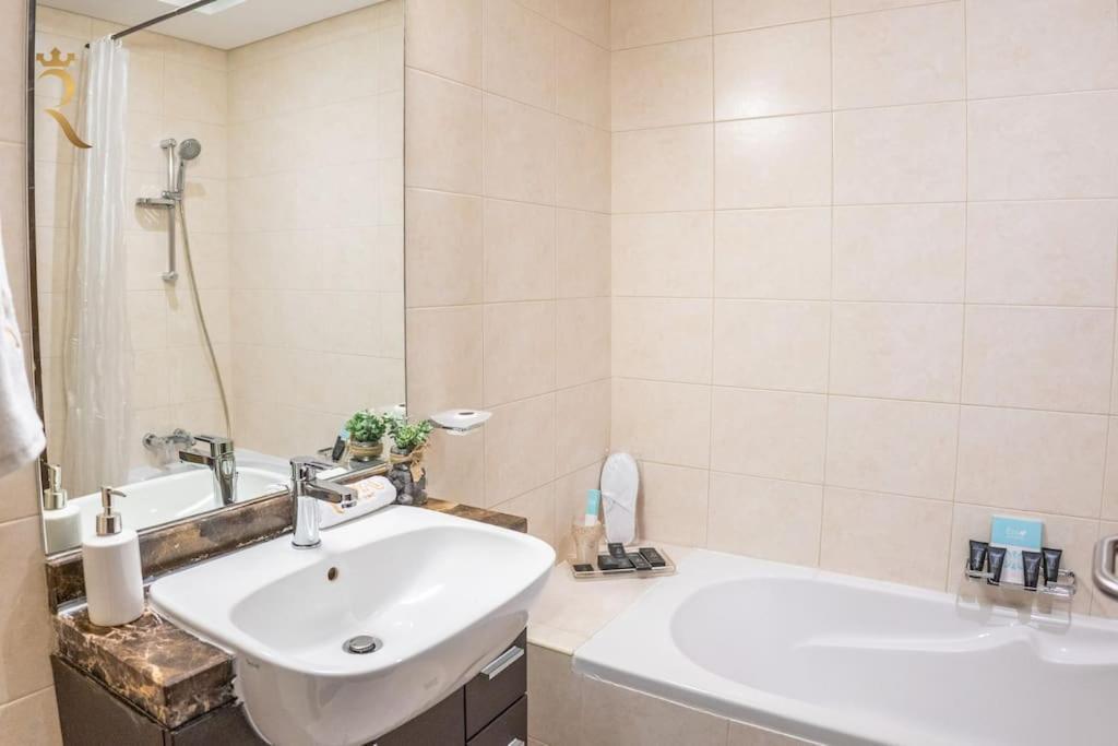 Your Luxurious 2br Al Reem Escape At Mangrove Place Apartment